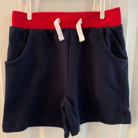 SPACE THEME Shorts/Top Set - 3T - Picture 4 of 5